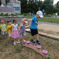 Хорошо у нас в саду! Хорошо у нас в саду!.
